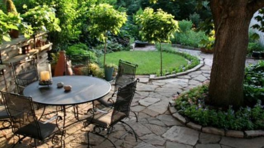 7 Easy Steps in Constructing Your Flagstone Patio 1 | Alexander and Xavier Masonry